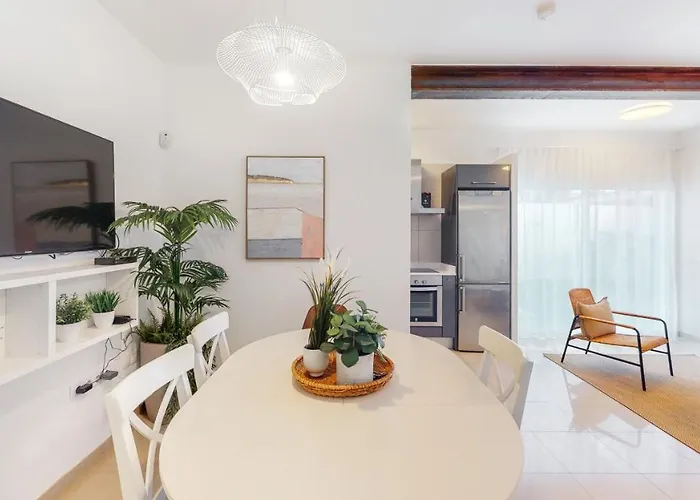 Anil Lanzarote 티아즈