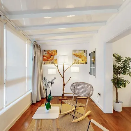 Anil Lanzarote فيلة